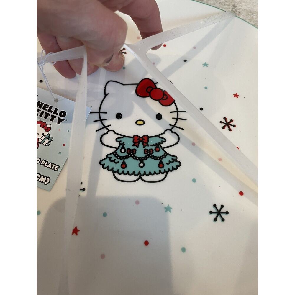 NWT Hello Kitty‎ Set Of 4 Ceramic 10.5” Dinner Plates Christmas - Picture 2 of 4